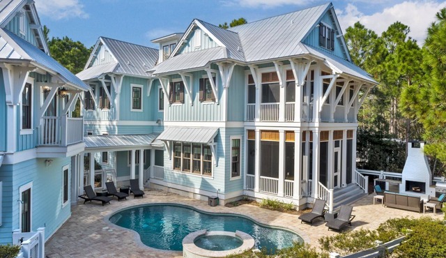 Private Pool! Relaxing Green Space! 6 Adult Bikes!