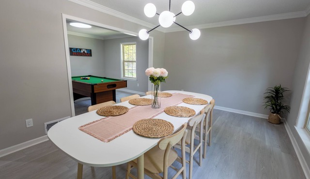 Private Pool–Renovated Home for Groups/Getaways