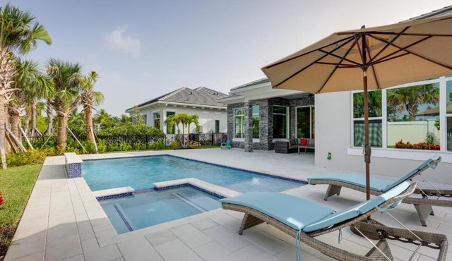 Private Pool & Spa: Luxe Palm Beach Gardens Home