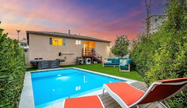 Private Pool & Spa/Fenced yard/Pet friendly/Walk to village/Close to beach