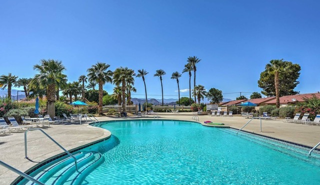 Private Pool & Spa, Gated Community, Walk to Festivals!