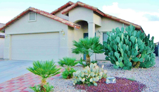 Private Pool & Spa Retreat ~ Sierra Vista ~ Sleeps 8 ~ Near Fort Huachuca