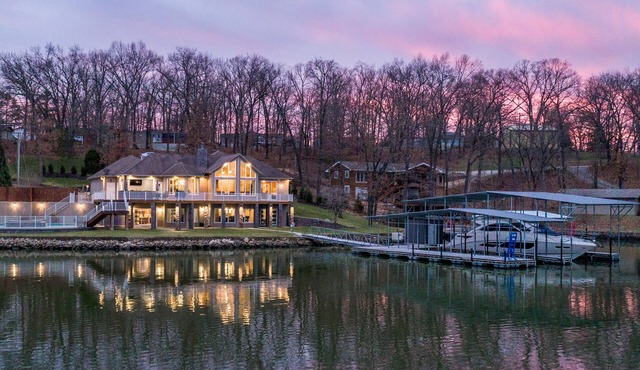 Private Pool & Spa, Outdoor Kitchen, Boat Ramp, Great Views & Flat Lot