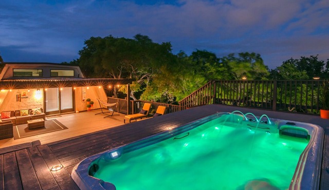 Private Pool SPA with Stunning View, GameRoom and Firepit