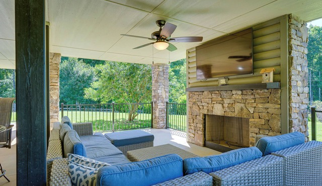 Private Pool: Spacious Hayesville Vacation Home!
