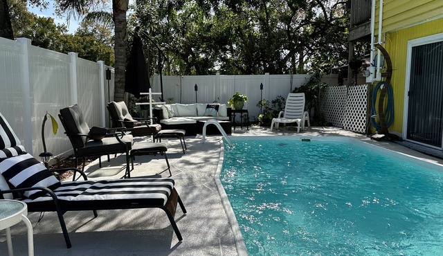 Private pool, steps to gulf, fishing, bike trails + more!