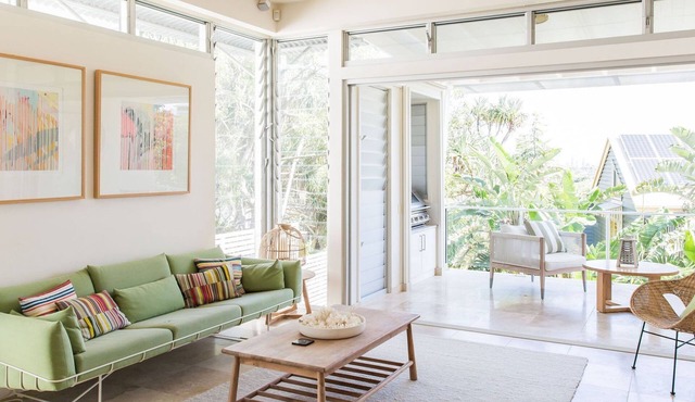 PRIVATE POOL - STYLISH - WALK TO BEACH & SHOPS