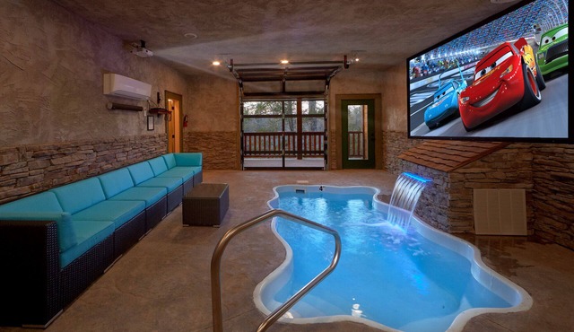 Private Pool |Theater | Hot Tub!