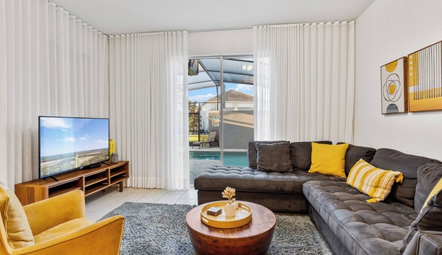 Private Pool-Upgraded Interior-Poolside Bar