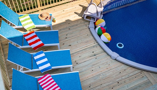 Private Pool, Steps to Beach with Direct Access, Pet-friendly!