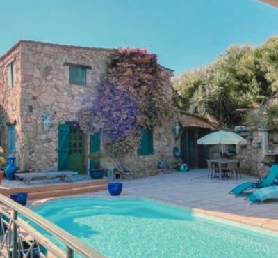 Private pool villa Beach 50 m away 10 guests