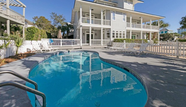 Private Pool 🏊 Walk to Beach 🏖️ Family Tides 🏝️