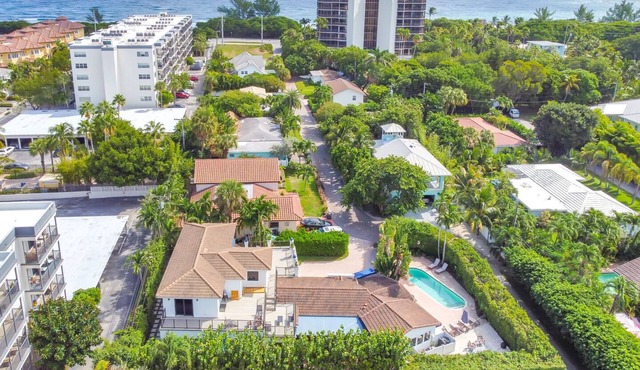 Private pool, walk to the beach!