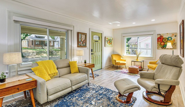Private Porch! Charming Stay 6 Mi to Arrowhead