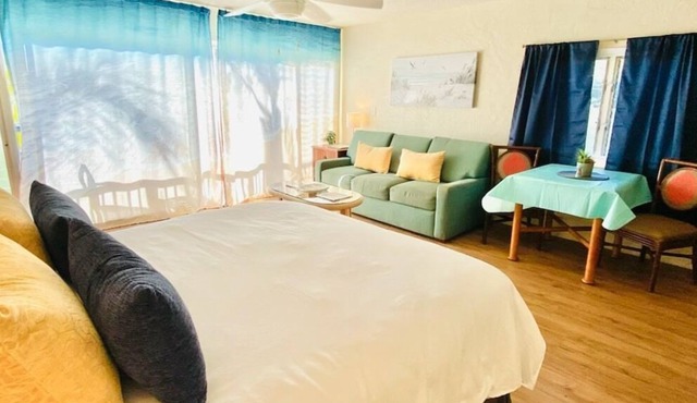 Private Prince Kuhio Studio Sleeps 4. A/C and Plenty of Ocean Breeze