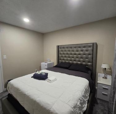 Private Queen Room Guesthouse near Stone Mountain
