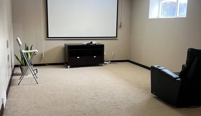 Private & Quiet Basement Suite – Easy Access to Downtown & Transit"