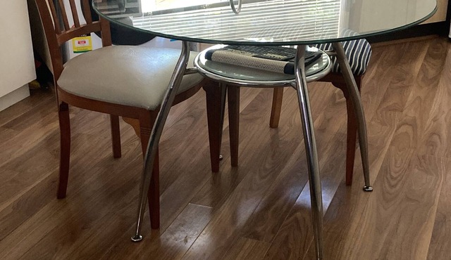 Private, Quiet Cottage. Close to great hiking and shopping