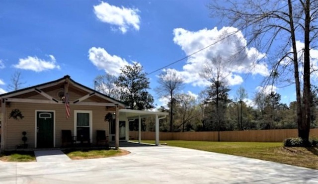 Private & Quiet Country Cottage close to town! Playground, Grill, Deck w/Seating