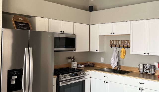 Private, Quiet & Cozy *2BR/1BA *Owner Managed *Sleeps 5 *Fully Remodeled