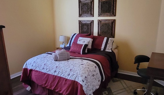 Private, quiet oasis, with 1 bedroom and 1 bathroom and sleeps 2 guests