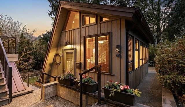 Private Quiet Peaceful Cottage in the Garden