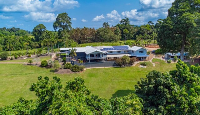 Private Rainforest Retreat Estate | Sleeps 21 | Pool + Event Spaces