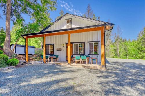 Private Ranch 2BR Cabin Retreat Sleeps 9