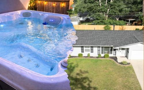 Private Ranch- Entire Home - Hot Tub - Pets & Kids Welcome - King Bed - Fenced Backyard - Free WiFi