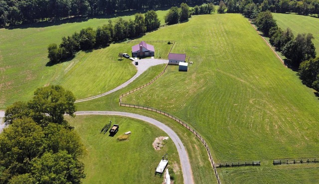 Private remodeled house rent weekends, weekly, monthly. Country/Equine setting