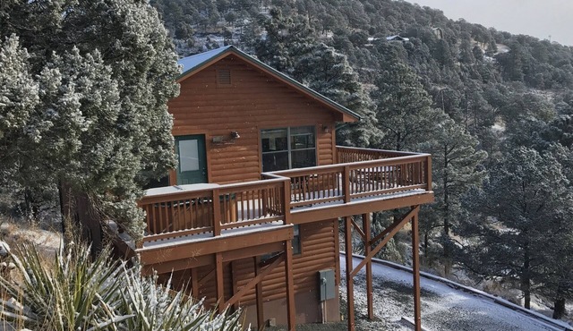 Private Rental Cabin Secluded at 7400 Ft on Mountainside, Great View, Hot Tub