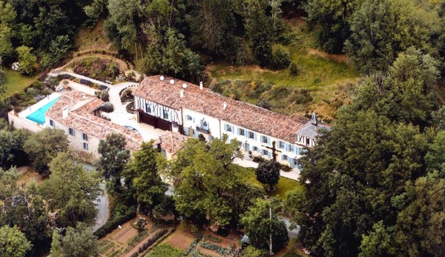 Private residence in a 17th century French Estate with pool & beautiful gardens.