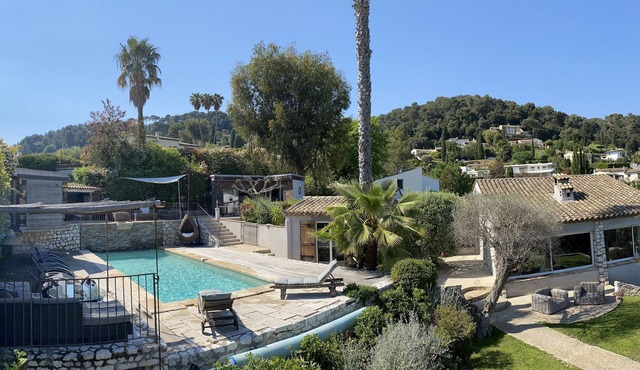 Private resort style living with spectacular views near Saint Paul de Vence