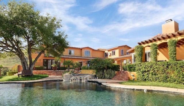 Private Resort // 50 Acres w/ Theater, Pool & Hot Tub
