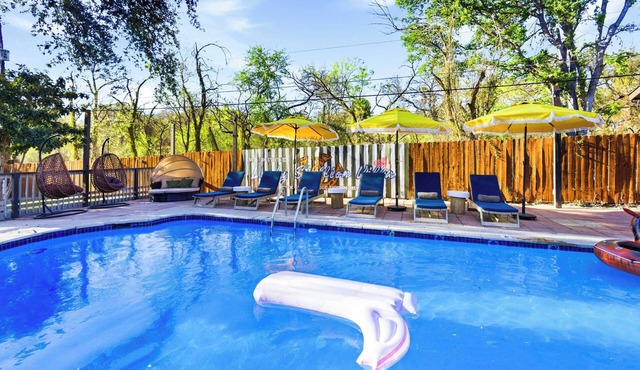 Private Resort | 95° Pool + 4 Baths Near Pearl