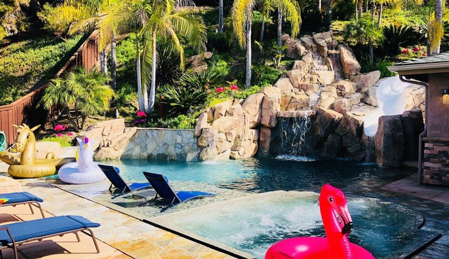 ✈Private Resort Home Giant Pool/Jacuzzi/HUGE Slide & Waterfall/Game Room!
