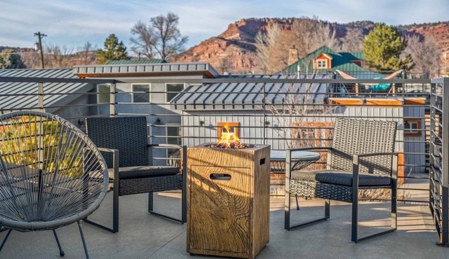 Private Resort near Zion National Park, Grand Canyon North Rim & Antelope Canyon