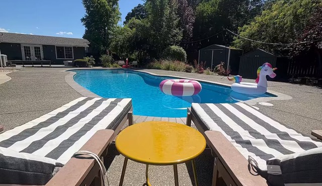 Private Resort Pool, Spa + Sauna