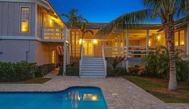 Private "resort" setting Spacious- Boynton/Delray. 2.5 mi. to beach, Atl. Ave.