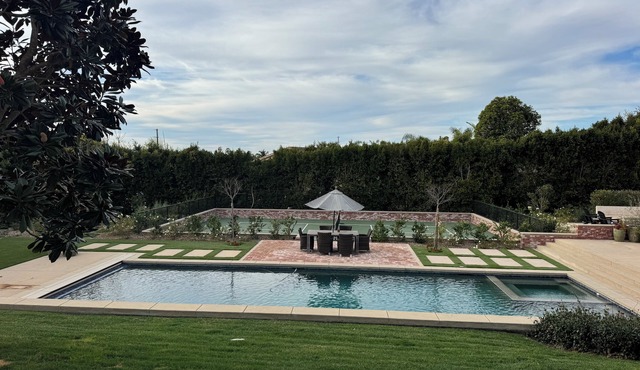 Private resort with Pool and Pickleball