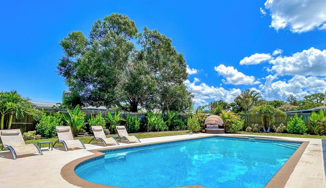 Private Retreat! 3D Tour! New Hot Tub & Salt Water Pool!