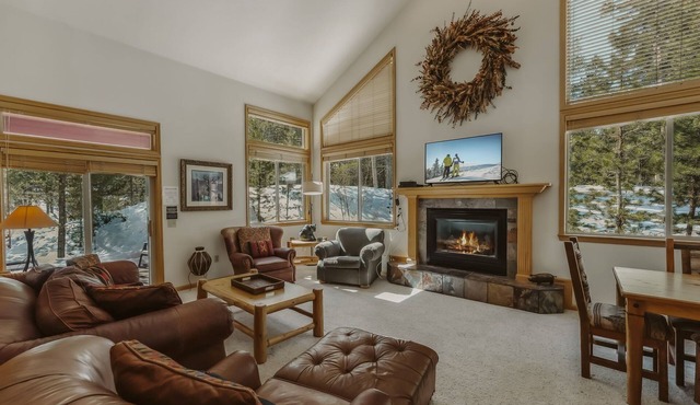 Private Retreat by InvitedHome | Hot Tub, BBQ, Dog Friendly, 5 Min To Downtown