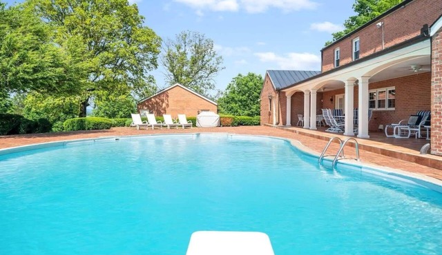 Private Retreat Estate | Tennis, Billiards & Pool