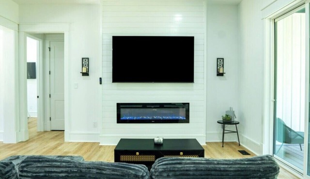 Private Retreat Near Lake Anna & Local Wineries!