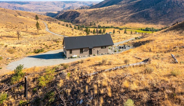 Private Retreat on a 600 Acre Reserve!