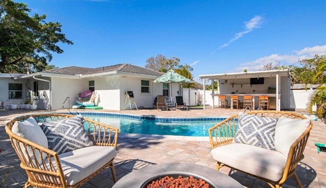 Private Retreat on Siesta Dr