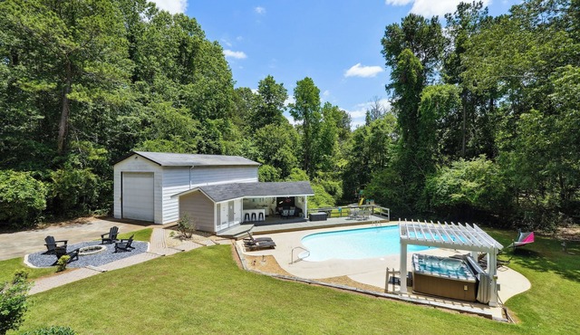 Private Retreat on 16 Acres w/HotTub,FirePit,BBQ,Foosball,Playground,Pool &More!