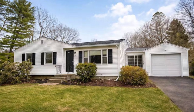Private Retreat ranch house in South Amherst