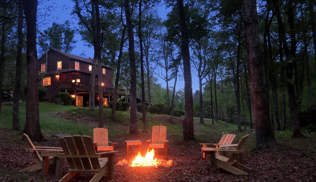 Private Retreat on 10 Acres Minutes from Monticello, Wineries & Charlottesville!