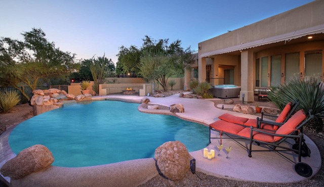 Private Retreat w HEATED POOL/Hot Tub, Incredible Sunsets & Mtn views